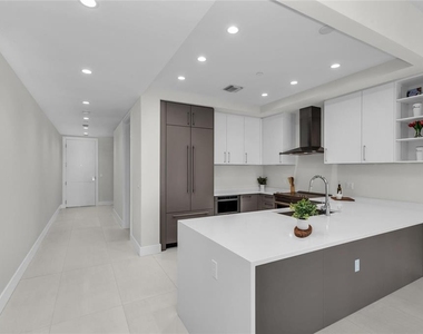 275 1st Avenue S - Photo Thumbnail 17