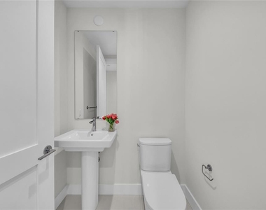 275 1st Avenue S - Photo Thumbnail 38