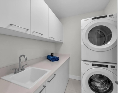 275 1st Avenue S - Photo Thumbnail 39