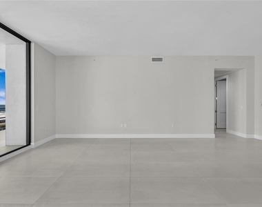 275 1st Avenue S - Photo Thumbnail 24