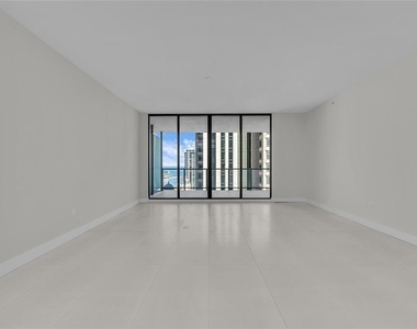 275 1st Avenue S - Photo Thumbnail 23