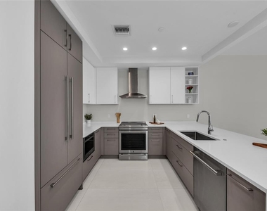 275 1st Avenue S - Photo Thumbnail 19