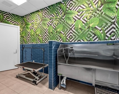 275 1st Avenue S - Photo Thumbnail 51