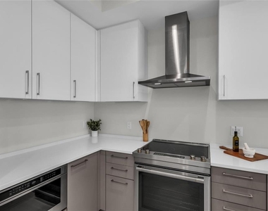 275 1st Avenue S - Photo Thumbnail 18