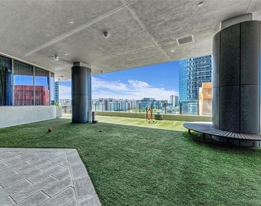 275 1st Avenue S - Photo Thumbnail 50