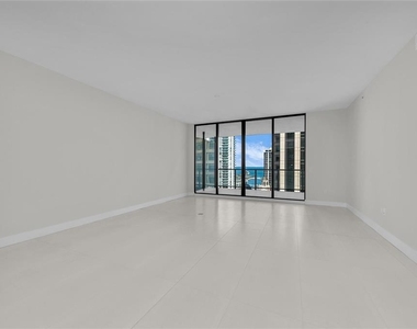 275 1st Avenue S - Photo Thumbnail 21