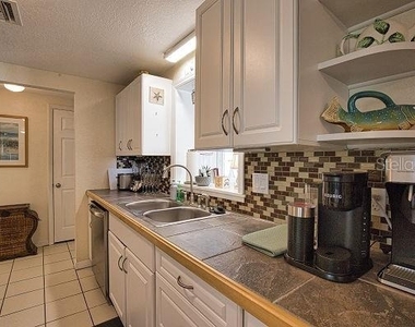 1 Caroll Circle - Photo Thumbnail 10
