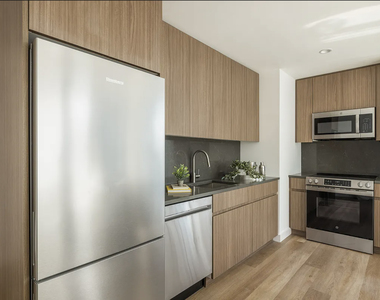 89 Dekalb Avenue - Photo Thumbnail 5