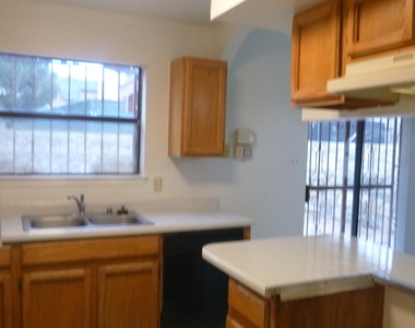 11376 Tenaha Avenue - Photo Thumbnail 22