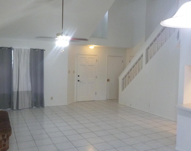 11376 Tenaha Avenue - Photo Thumbnail 7