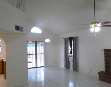 11376 Tenaha Avenue - Photo Thumbnail 5
