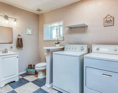 221 Hadlock Street - Photo Thumbnail 11