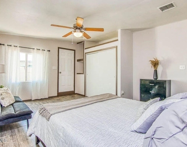 221 Hadlock Street - Photo Thumbnail 6