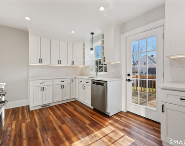 60 Walter Avenue - Photo Thumbnail 6