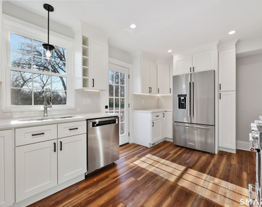 60 Walter Avenue - Photo Thumbnail 4