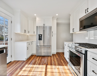 60 Walter Avenue - Photo Thumbnail 3