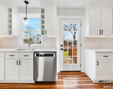 60 Walter Avenue - Photo Thumbnail 7