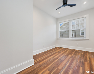 60 Walter Avenue - Photo Thumbnail 13