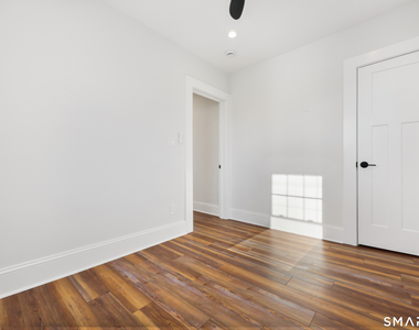 60 Walter Avenue - Photo Thumbnail 21