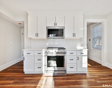 60 Walter Avenue - Photo Thumbnail 5