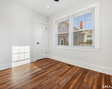 60 Walter Avenue - Photo Thumbnail 16