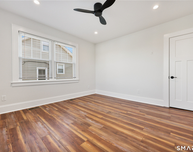 60 Walter Avenue - Photo Thumbnail 12