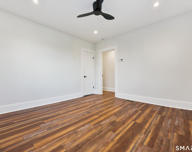 60 Walter Avenue - Photo Thumbnail 11