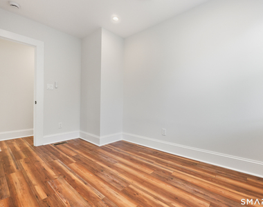 60 Walter Avenue - Photo Thumbnail 15