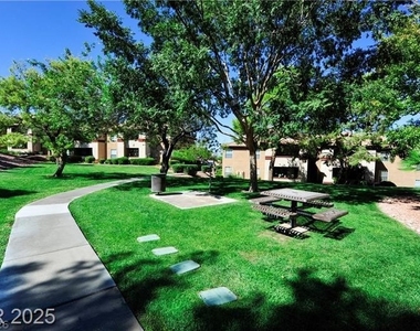231 Horizon Ridge - Photo Thumbnail 4