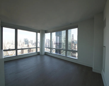  Tenth Avenue - Photo Thumbnail 13