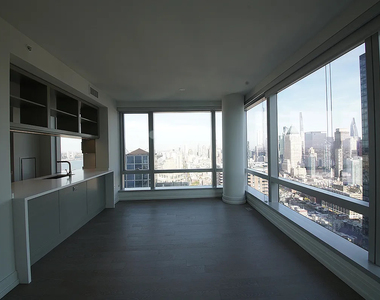  Tenth Avenue - Photo Thumbnail 9