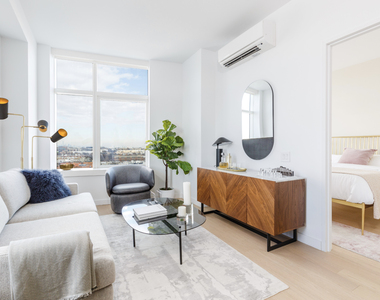 123 Linden Blvd - Photo Thumbnail 3