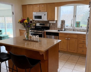 41 Dwight Drive - Photo Thumbnail 2