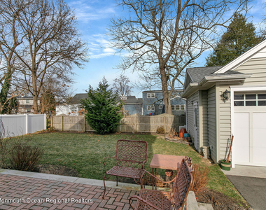 812 Claridge Drive - Photo Thumbnail 24