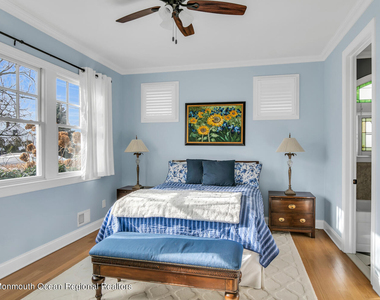 812 Claridge Drive - Photo Thumbnail 8