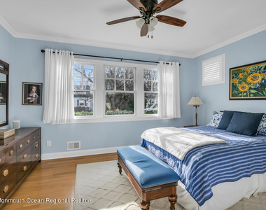 812 Claridge Drive - Photo Thumbnail 7