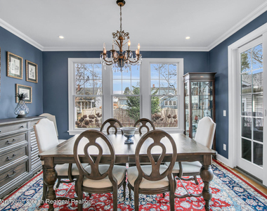 812 Claridge Drive - Photo Thumbnail 15