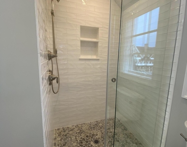 412 Lake Avenue - Photo Thumbnail 11