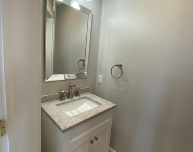 412 Lake Avenue - Photo Thumbnail 6
