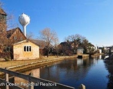 412 Lake Avenue - Photo Thumbnail 21