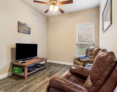 3610 Bastrop Street - Photo Thumbnail 12
