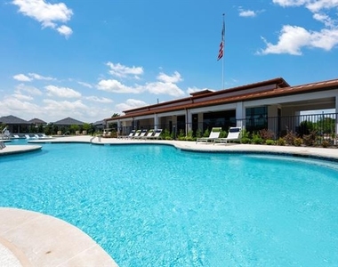 3913 Bungalow - Photo Thumbnail 24