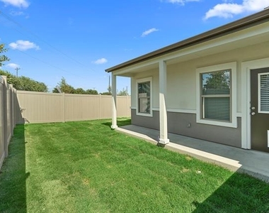 3913 Bungalow - Photo Thumbnail 1