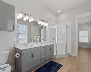 3913 Bungalow - Photo Thumbnail 23