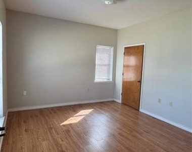 503 N Washington Street - Photo Thumbnail 16