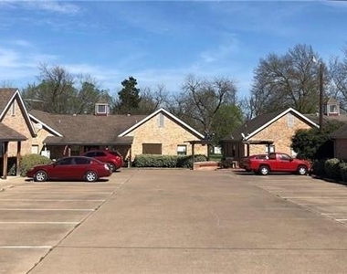 503 N Washington Street - Photo Thumbnail 2