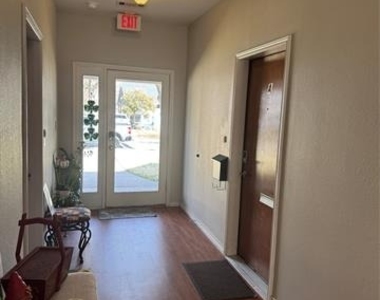 503 N Washington Street - Photo Thumbnail 8