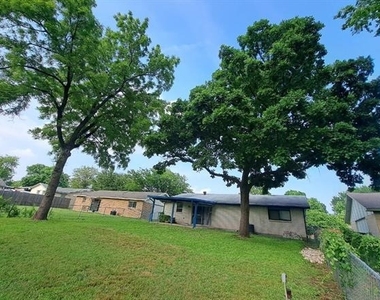 313 Georgetown Drive - Photo Thumbnail 10