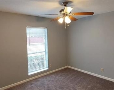 313 Georgetown Drive - Photo Thumbnail 7