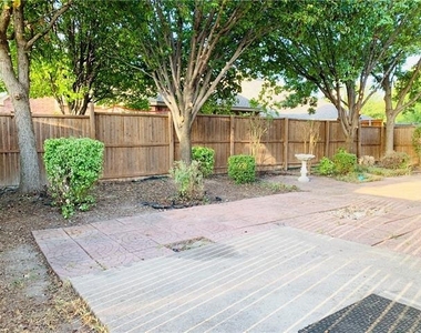 1505 Somerset Drive - Photo Thumbnail 34
